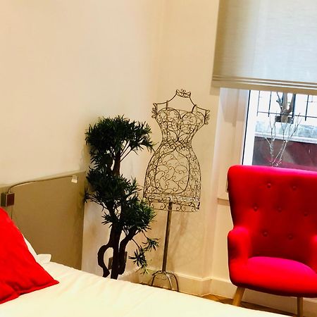 Apartament Metro Gambetta Paryż Zewnętrze zdjęcie